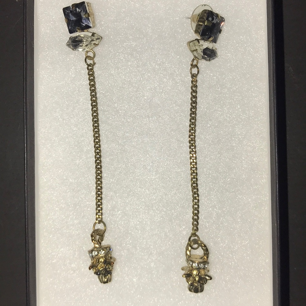 Earrings - Picture 2 of 3